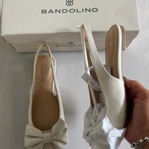Bandolino Simona Women's Pointed Toe Bow Slingback Flats in White